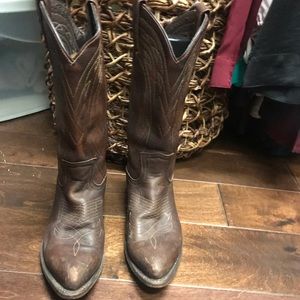 Women’s Frye Cowboy Boots. Size 7.5